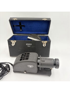 ARGUS 300 VINTAGE 35mm SLIDE PROJECTOR w/ Case 4” ANASTIGMAT f/3.5 Lens USA